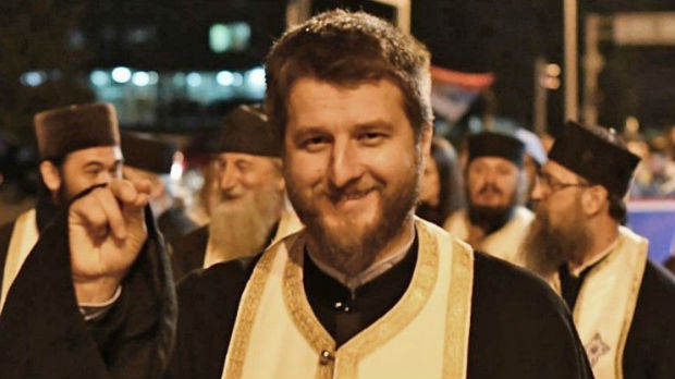 Crna Gora, sveštenik hoće da pomogne čoveku koji ga je napao da plati kaznu