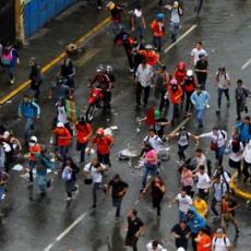 Crni bilans u Venecueli: 75 ljudi mrtvo, a više od 1.000 povređeno!