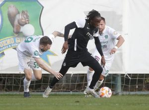 Crno-beli “slomili” Ruse pri kraju utakmice, pogodio i Vlahović