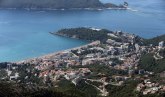 Crnogorci ne žele da rade: Male plate, uvoze sezonce