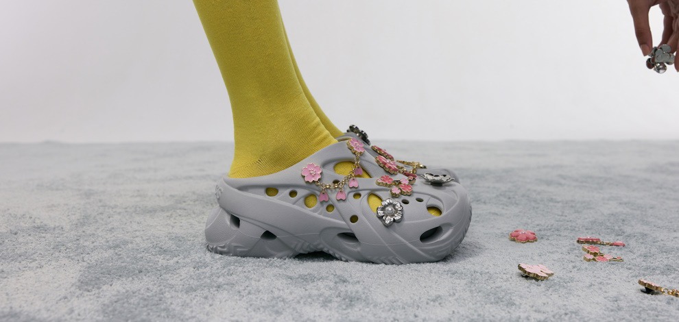 Crocs lansirao futurističke klompe Caged Clog