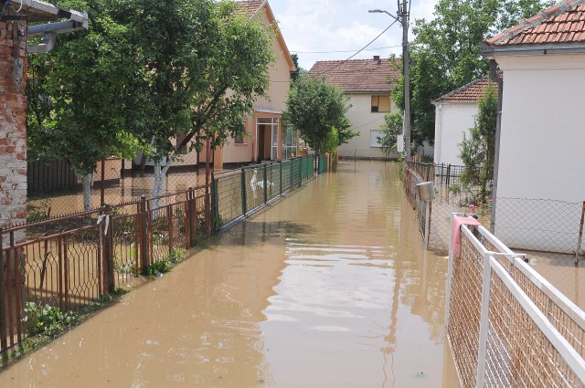 Crveni krst obezbedio pomoć za poplavljena područja