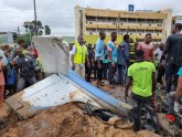 Čudo u Lagosu: Avion se srušio nasred ulice i eksplodirao, svi putnici preživeli VIDEO