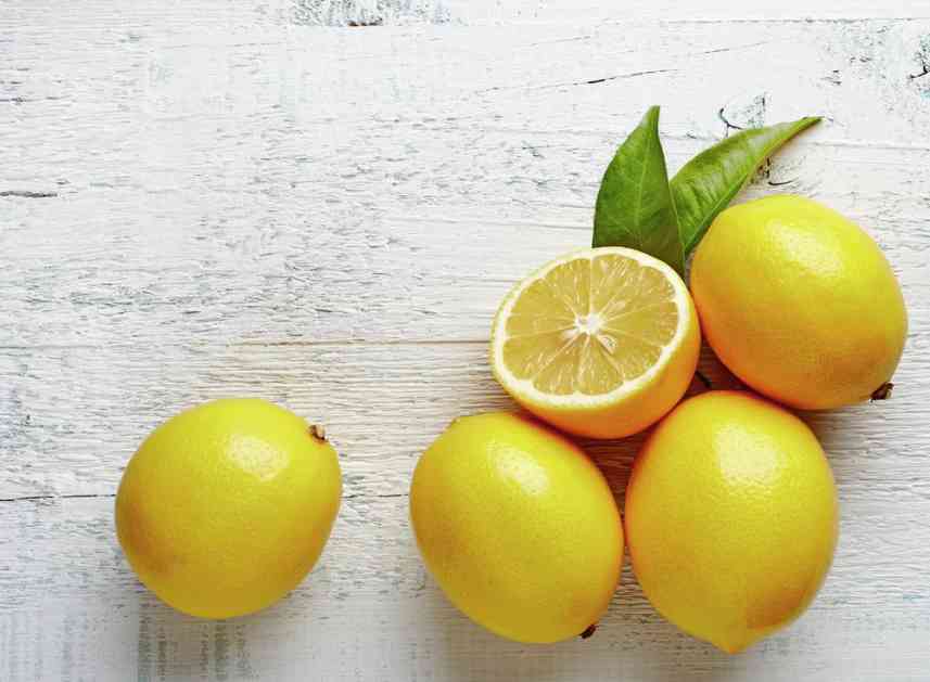 Čudotvorna voćka koju ćete uvrstiti u svoju svakodnevnu rutinu: Sve blagodeti limuna (FOTO)