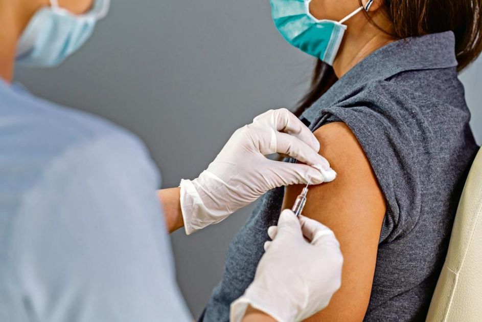 DA LI DA SE VAKCINIŠU PROTIV GRIPA ONI KOJI SU IMALI KORONAVIRUS: Ko je imao kovid, zdrav da primi vakcinu protiv gripa