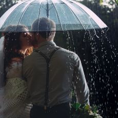 DA LI STE SUJEVERNI? Ova narodna verovanja se vezuju za ljubav - kiša na dan venčanja je LOŠ znak