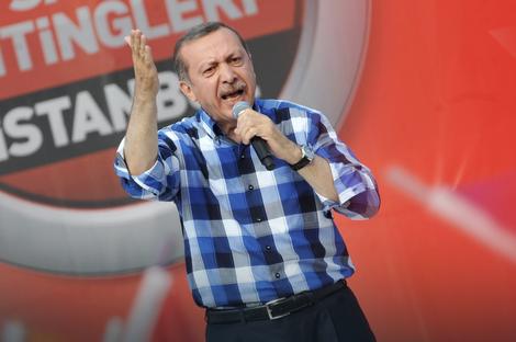 DA LI ŽELITE VELIKU TURSKU? Desetine hiljada ljudi na Erdoganovom mitingu