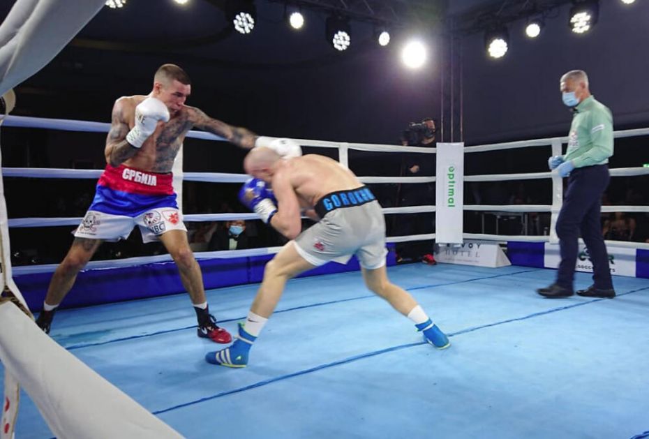 DA SE NAJEŽIŠ! Srpski vatrogasac Marko Nikolić bori se sa Rusom za titulu Meditera u WBC verziji! Snimci sa meča ODUZIMAJU DAH