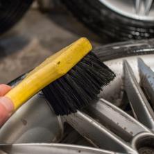 DA VAM SE TOČKOVI SIJAJU: Očistite FELNE vašeg automobila sami, uz samo par LAKIH KORAKA