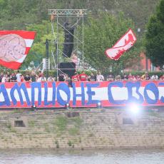 DELIJE PRIPREMAJU OZBILJAN ŠOU: Beograd je u crveno-belom! Pogledajte MOĆNE poruke Zvezdinih navijača (FOTO
