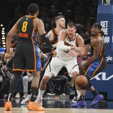 DENVER ODIGRAO NAJGORU UTAKMICU ISTORIJI NBA PLEJ-OFA: Oklahoma SRUŠILA Nagetse sa 43 razlike, Jokić isključen
