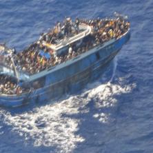 DETALJI NAJGORE MIGRANTSKE KATASTROFE U GRČKOJ: Strahuje se da je na potonulom brodu bilo 100 dece