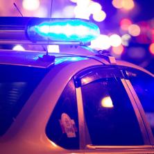 DEVOJČICA SE UDAVILA U DVORIŠTU VRTIĆA: Policija i tužilaštvo nemi o tragediji, na vratima sveće