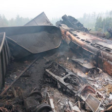 DIREKTAN SUDAR DVA TERETNA VOZA: Jezive scene na licu mesta, četiri osobe poginule (FOTO/VIDEO)