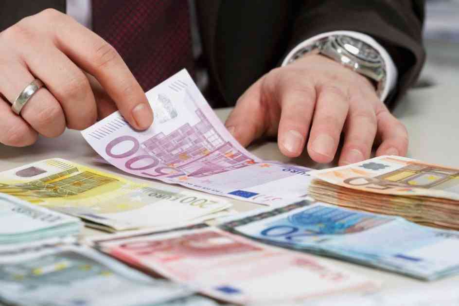 DO GUŠE U KREDITIMA: Evo koliko Crnogorci duguju bankama!