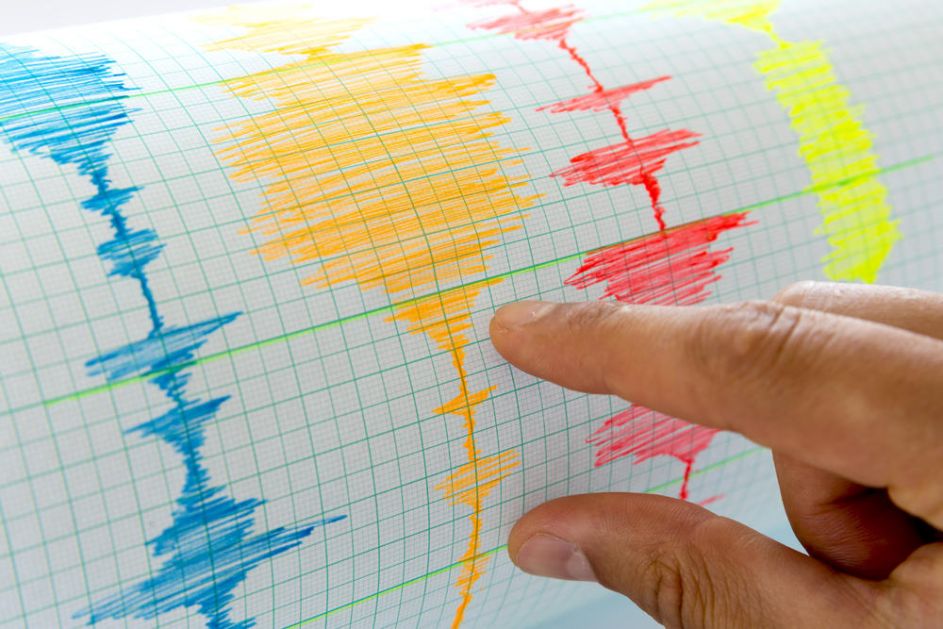 DOBRO SE ZADRMALO: Zemljotres jačine 3,8 stepeni Rihtera potresao Atinu