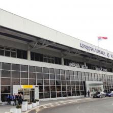 DRAMA NA BEOGRADSKOM AERODROMU, HITNO ZATVOREN: Zbog nevremena aktiviran alarm u avionu Er Srbije