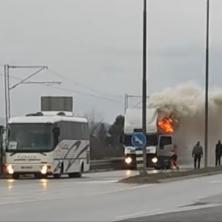 DRAMA NA PUTU KOD LAJKOVCA! Kamion se zapalio, vatra nezaustavljivo kulja (VIDEO)