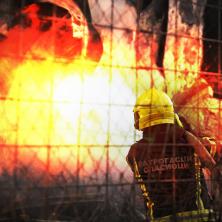 DRAMA U CENTRU BEOGRADA! Gori kladionica na Terazijama, grupa vatrogasaca gasi požar! (VIDEO)