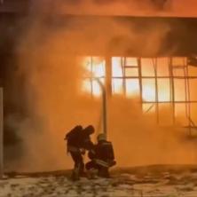 DRAMA U MOSKVI Razbuktao se požar, više od 100 vatrogasaca se bori sa vatrenom stihijom (VIDEO)