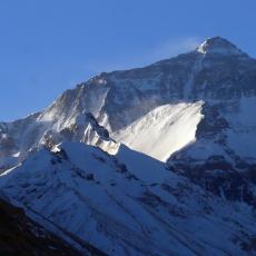 DRAMATIČNE KLIMATSKE PROMENE NA HIMALAJIMA: Na vrhovima Mont Everesta se pojavila vegetacija (FOTO/VIDEO)