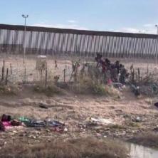 DRAMATIČNE SCENE U TEKSASU: Stotine migranata POJURILO ka granici sa SAD-om, nastao nezapamćeni HAOS (VIDEO)