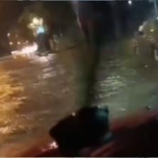 DRAMATIČNO U ZAPADNOJ SRBIJI Poplave napravile haos, ljudima voda ulazila u kuće - građani u strahu: Širi se nesnosan smrad (VIDEO)