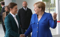 
					DW: Merkel uzalud traži alternativu Vučiću 
					
									