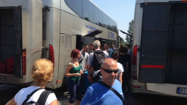 Da li agencija treba da obešteti putnike zbog 12 sati čekanja na novi autobus?