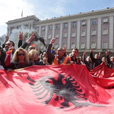 Da li je ovo RAMIN KRAJ? Hiljade Albanaca na ulicama Tirane!