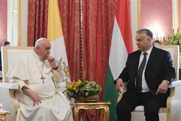 Da li je papa katolik, da li je Orban diktator: odjeci papine posete Mađarskoj