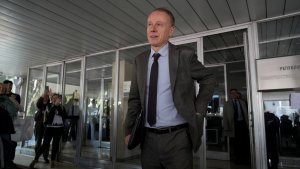 Da li rektor Vladan Đokić može da bude kandidat na studentskoj izbornoj listi?