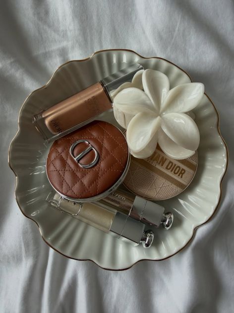 Da, zaista postoje sjajevi koji ne isušuju usne, a mi imamo i favorite