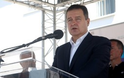 
					Dačić: Samo u teškim političkim krizama se formiraju prelazne vlade, u Srbiji krize nema 
					
									