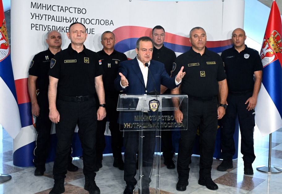 Dačić: Šest pripadnika policije povređeno, 38 lica uhapšeno