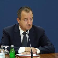 Dačić o detaljima protesta: Povređeno 44 pripadnika policije i 22 građana, privedeno 77 osoba, zadržano 38
