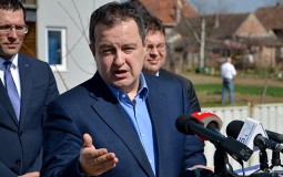 
					Dačić u Smederevu: Glasajte za Vučića, Srbiji potrebna ozbiljnost 
					
									