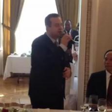 Dačić zapevao na Vučićevoj inauguraciji: Nema šanse da pogodite šta je pevao (VIDEO)
