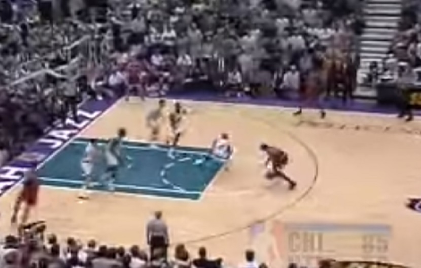 Dan kada je Džordan izlomio kičmu čuvaru u postigao svoj poslednji koš u NBA plej-ofu, i to za titulu (VIDEO)