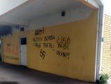 Dan pobede nad fašizmom - na jednom zidu u Nišu i dalje kukasti krst