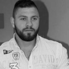 Danas sahranjuju Benjamina (28): Umrlica bivšeg rijaliti igrača sadrži ono zbog srce puca na mestu od tuge