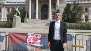 „Danas sam to ja sutra može biti bilo ko drugi“: Gej mladić stupio u treći dan štrajka glađu zbog policijske brutalnosti
