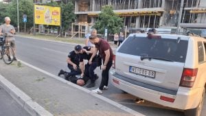 Danas saznaje: Policajcu, koji je juče napadnut u Novom Sadu, preti suspenzija