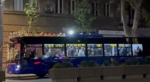 Danas saznaje: Autobusi GSP-a organizovano odvoze ljude iz Ćacilenda (VIDEO)