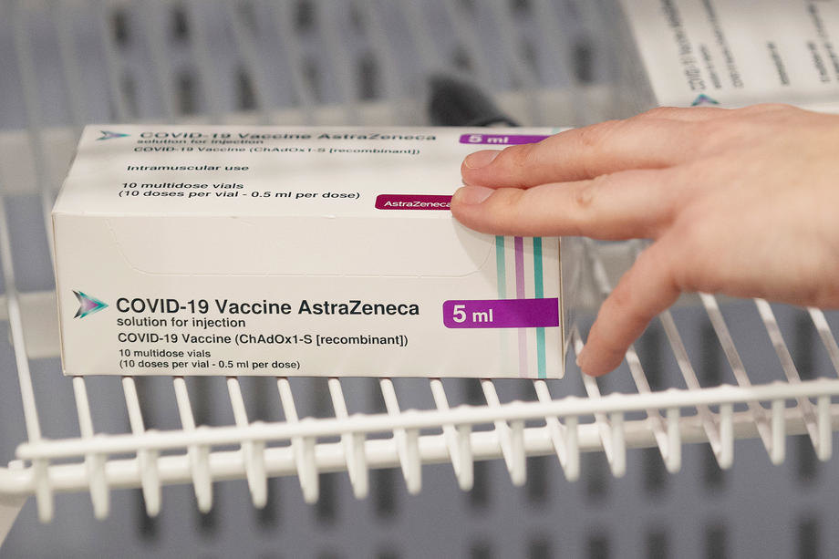 Danska privremeno obustavlja vakcinaciju AstraZenekom