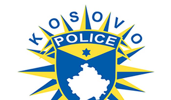 Deca kamenovala autobus sa Srbima