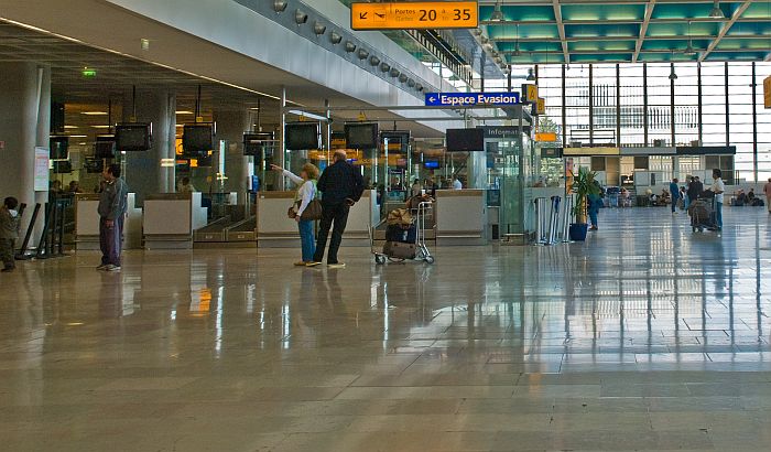 Deca se večeras vraćaju posle dva dana zarobljena na aerodromu na Kipru