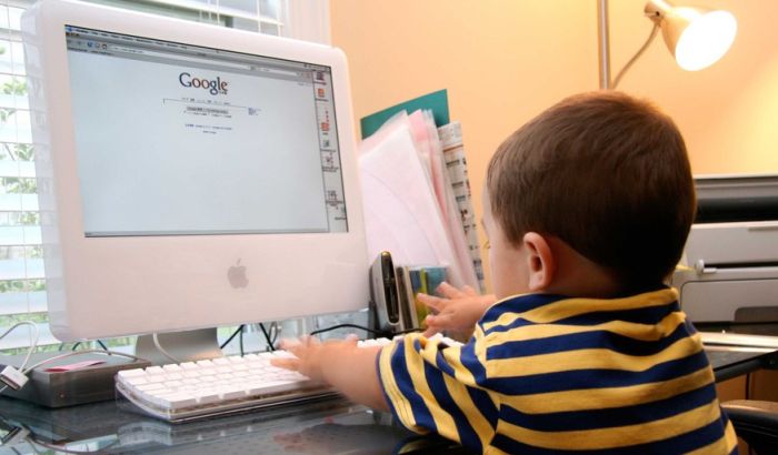 Dečak duguje 110.000 dolara Google