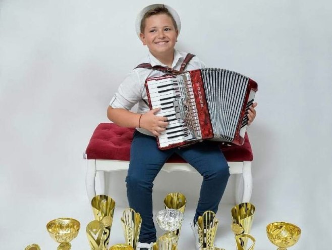 Dečak iz Bijeljine među pet najboljih harmonikaša na svetu