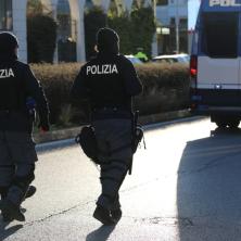 Dečak krvav i sa ubodnim ranama ležao na ulici, pronašao ga slučajni prolaznik: Lekarima jedna stvar sumnjiva